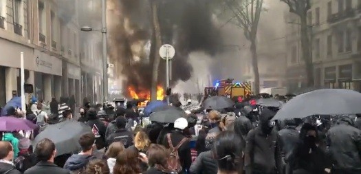 Răsturnare de situaţie în Franţa. Cine ar fi, de fapt, indivizii care fac prăpăd la Paris şi Nantes. Veste de la serviciile secrete (VIDEO)