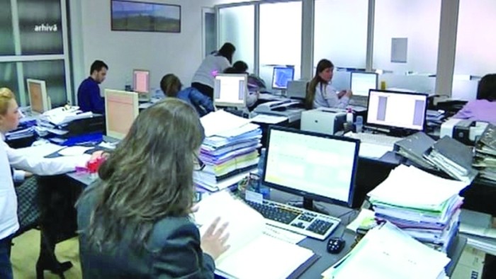 Primul pas pentru reducerea bugetarilor. Inteligența artificială, introdusă în administrația publică