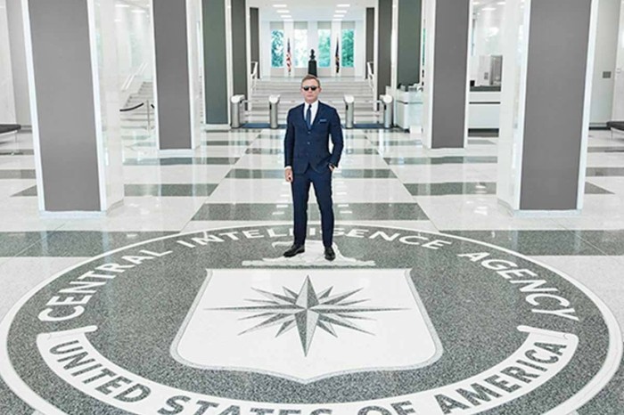 Noua politică a Americii: rușilor, turnați la CIA!