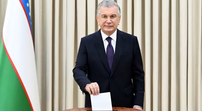 Uzbekistanul votează „da” pentru o nouă constituție.  O victorie pentru președintele în funcție