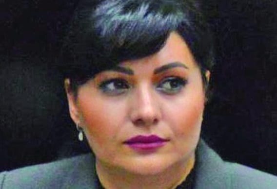 MAI E O LUNĂ! EA NE DĂ TOȚI BANII AMERICANILOR!