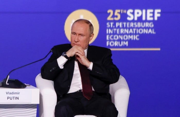 Forumul economic al lui Putin arată izolarea Rusiei. Vizitatorii, îndemnați să aducă dolari și euro