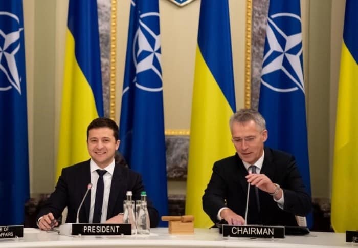 O glumă proastă: NATO vrea o Ucraină puternică