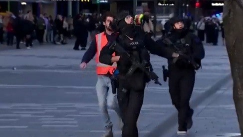 Atac criminal înainte de CM Fotbal feminin: 2 morţi şi 6 răniţi! Ce s-a întâmplat cu teroristul? (VIDEO)