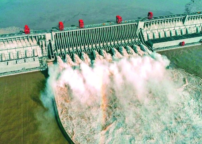 Hidroenergia, în pericol. UE vrea să desființeze barajele de pe râuri