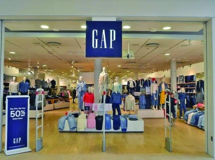 Rotația directorilor. De ce retailerii de modă caută șefi din afara industriei