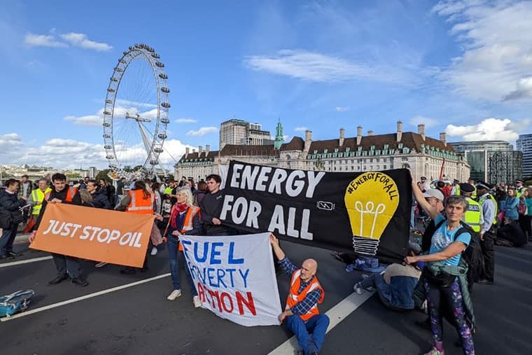 Ecologiștii britanici, nătângii Europei. Protestele lor costă milioane de lire sterline