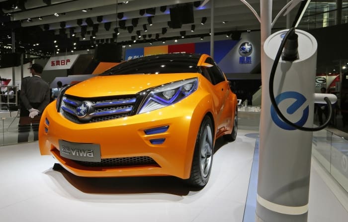 Războiul vehiculelor electrice. Europa intră în colții Chinei