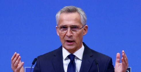 Șeful NATO spune lucruri trăznite: “Dacă Putin depune armele, vom avea pace”