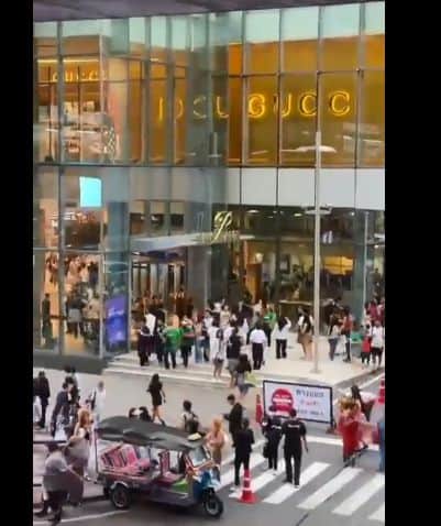 Împușcături și panică într-un mall din Bangkok. Trei oameni au murit, alți patru au fost răniți – VIDEO
