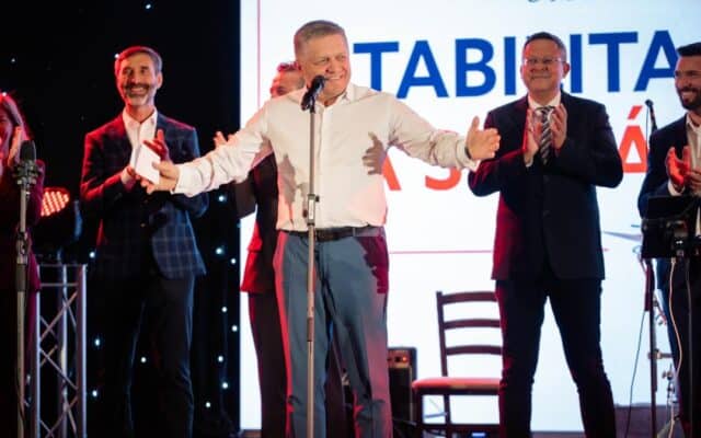 Slovacia a votat anti-UE şi anti-NATO! Partidul lui Robert Fico a câştigat alegerile parlamentare