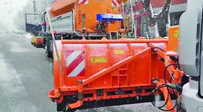 Responsabilii cu deszăpezirea din  Sectorul 4, pregătiți  în orice moment  să alunge efectele iernii