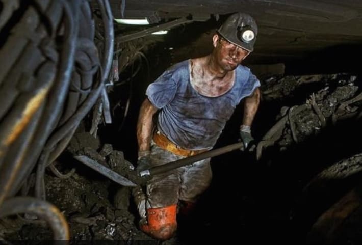 Consecințe grave după renunțarea la cărbune. Pericol de explozii catastrofice în zonele miniere