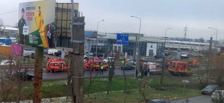 Doi muncitori care făceau lucrări la un drum, răniţi de o şoferiţă de 86 de ani. Unde a avut loc accidentul