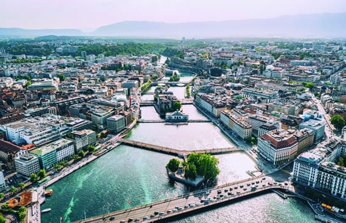 Aerial view of Geneva downtown city in Switzerland - Ziarul National