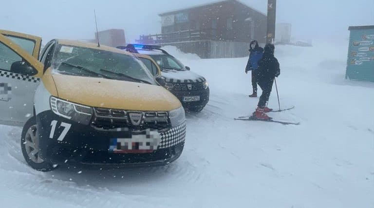 Culmea culmilor! Cu taxiul pe pârtia de schi! „Explicația” șoferului + cât a fost amenda