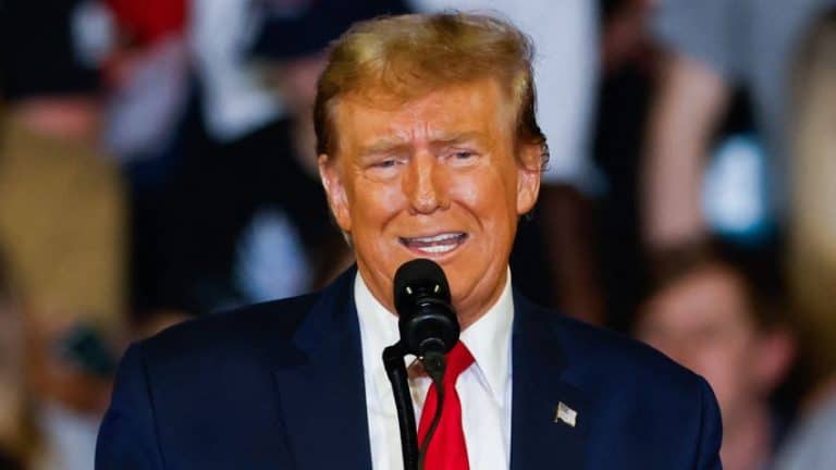 Trump să lase în pace NATO și Europa!