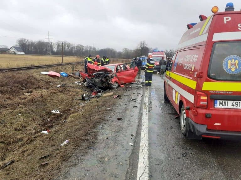Accident grav în Suceava. Mai mulți oameni, răniți/Trei dintre victime, încarcerate