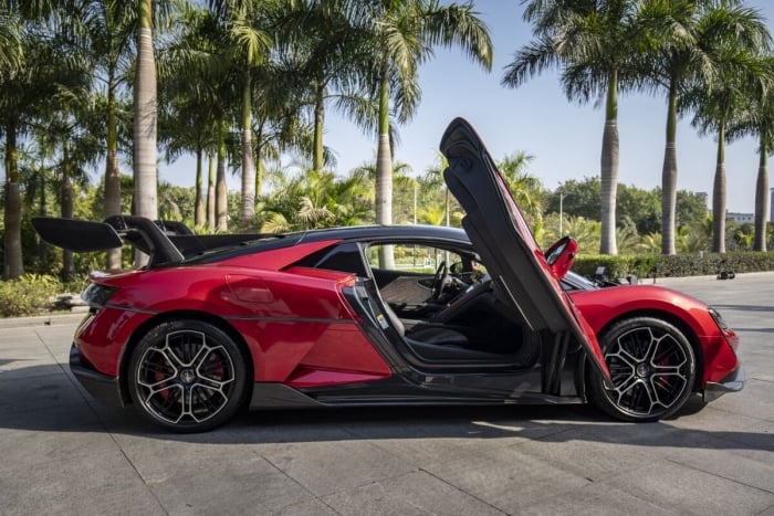BYD din Shenzhen provoacă Lamborghini și Ferrari. Cadillac se întoarce în Europa cu un model produs în China