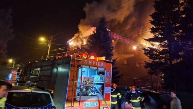 Panică şi dezastru în Sectorul 5 al Capitalei: explozie, urmată de un incendiu, la un bloc!