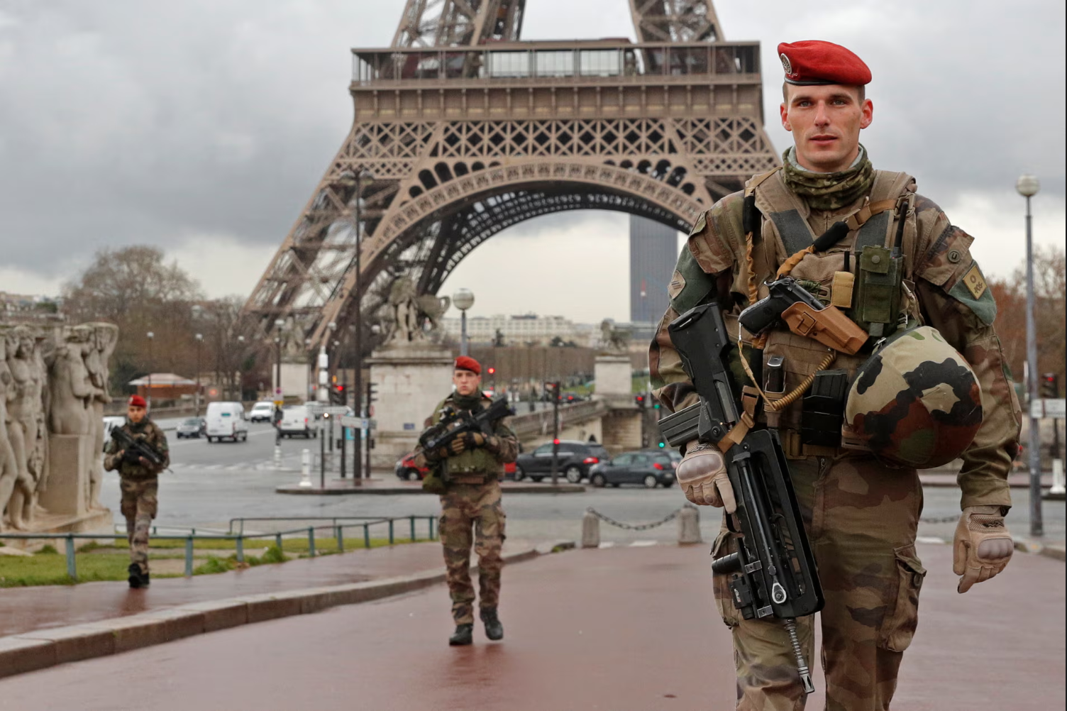 Franța, în alertă maximă după masacrul din Rusia