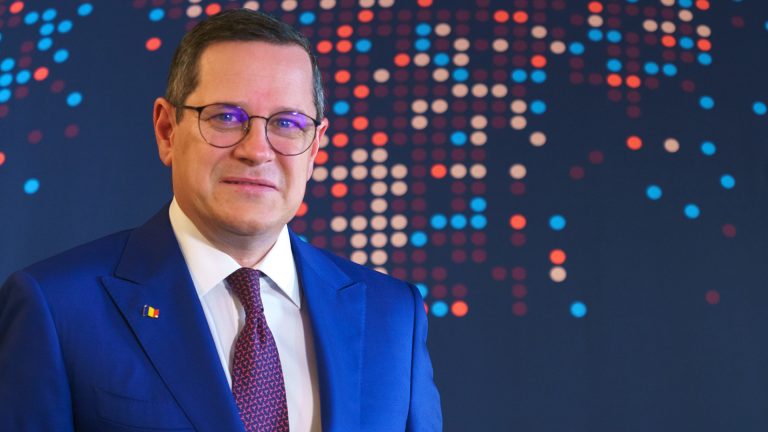 Serviciile Secrete Neptuniene îl vor pe Hellvig la Președinție