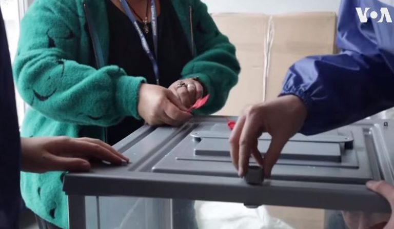 Alegeri în Rusia. Kremlinul a deschis secții de votare și în regiunile anexate din Ucraina/Ce se întamplă la Mariupol – VIDEO