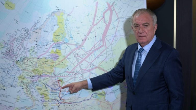 Coridorul Vertical. 27 de companii se bat pentru noul traseu balcanic al gazelor