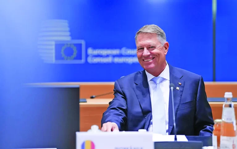 Cacealmaua lui Iohannis: Comisia Europeană, nu NATO!