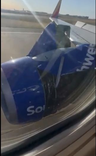 Anchetă în SUA. Carcasa motorului unui avion Boeing s-a desprins în timpul decolării/Câți pasageri avea aeronava la bord – VIDEO