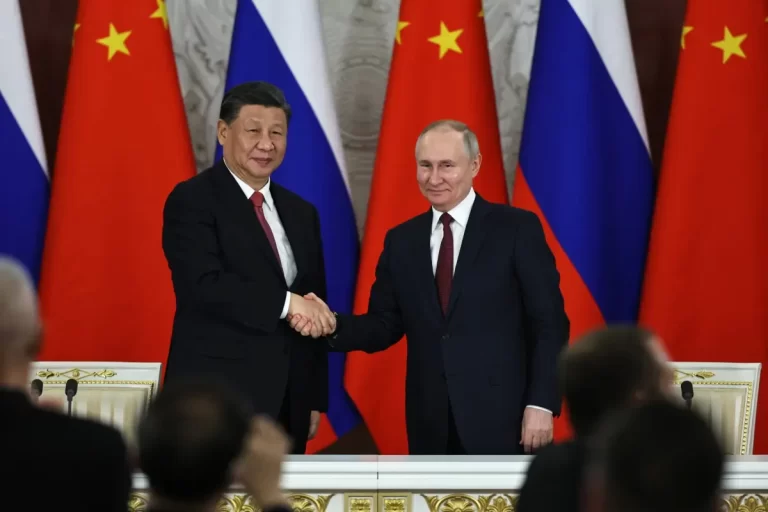 Ghimpele care împunge Occidentul: alianța China-Rusia