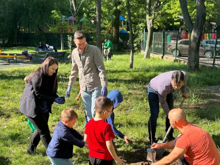 ”Săptămâna verde” la ”Dumbrava Minunată”, alături de reprezentanții Sectorului 4