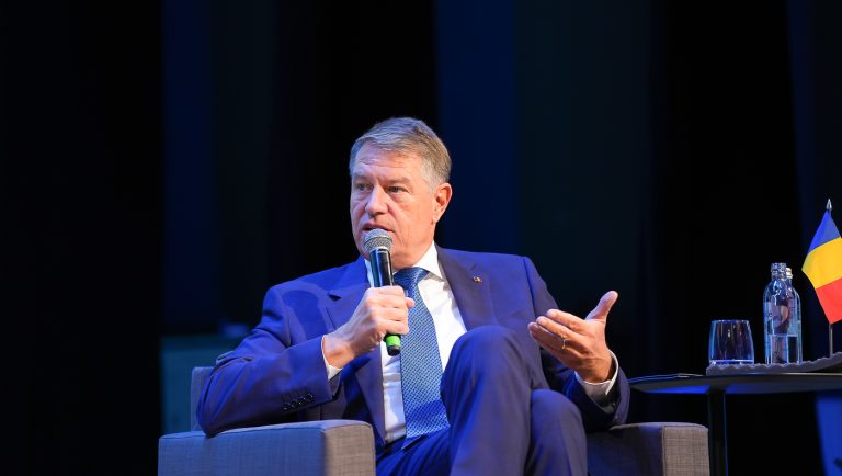 Klaus Iohannis, întrebat despre o eventuală DEMISIE: „O temă vehiculată din motive populiste/Nu cred că despre asta trebuie să vorbim” – VIDEO