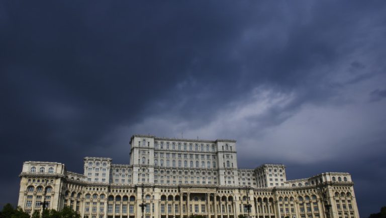 Giovanetto Papionetto își lansează cartea Amurgul Filozofilor la Palatul Parlamentului