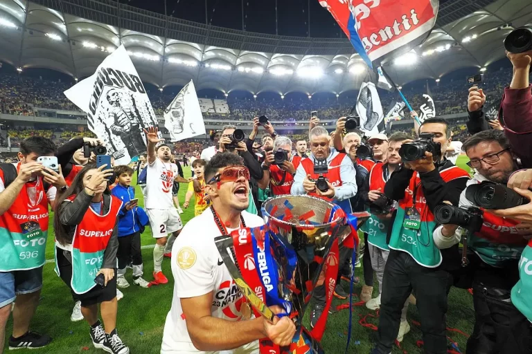 FCSB a luat titlul, performanța mai așteaptă