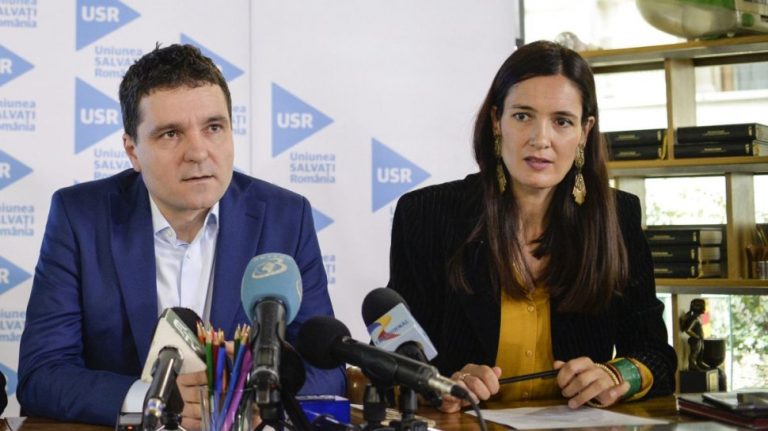 Primarii USR și-au crescut propriile salarii, în detrimentul proiectelor pentru cetățeni