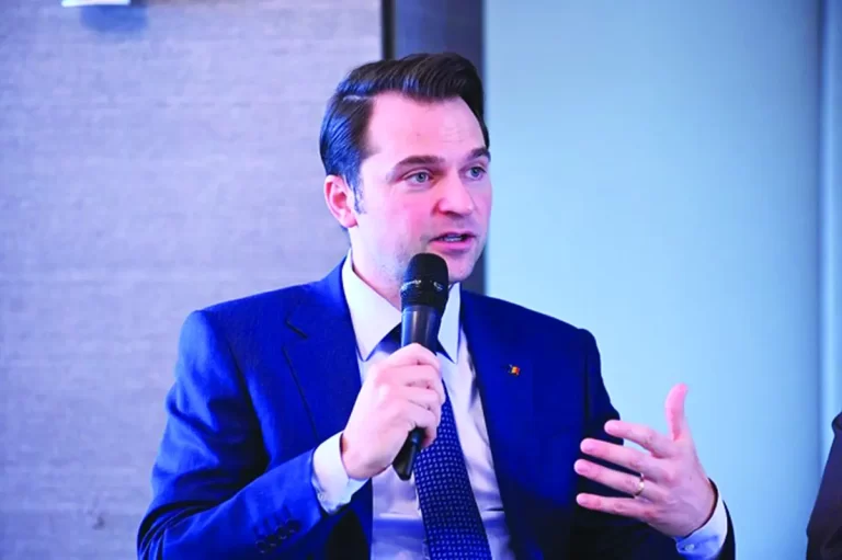 Panică totală în sistemul energetic. Burduja o dă înainte cu regenerabilele