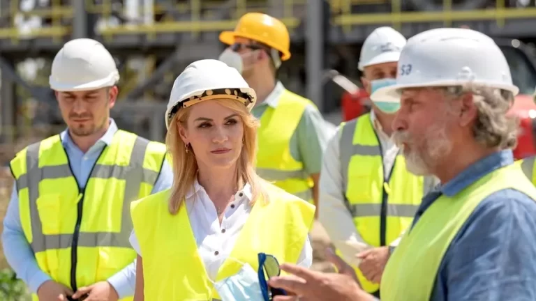 Cum s-a revenit la “soluția Firea” pentru termoficarea Capitalei după datoria de 1 miliard de lei acumulată în 4 ani cu Nicușor Dan