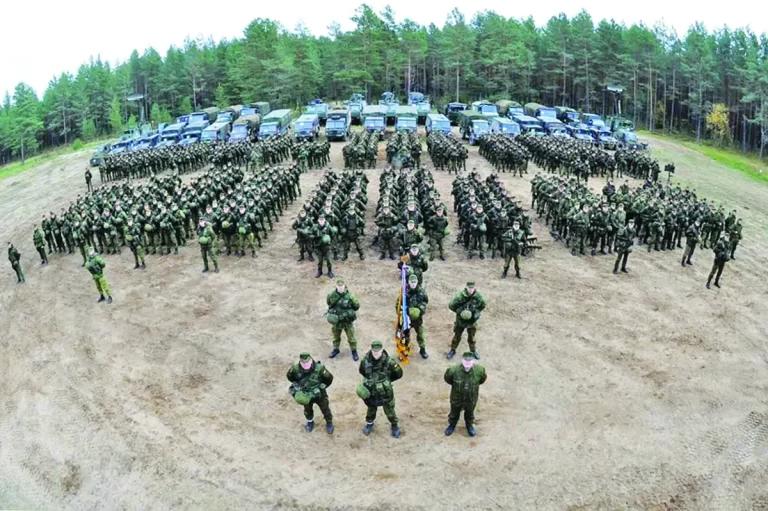 Obiectivele militare ”pârjolesc” totul în jur. Terenurile din zonă, confiscate, mascat, de stat