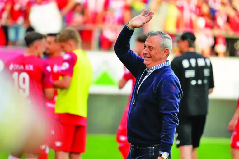 Play-and-OUT! Dinamo mai bagă o fisă