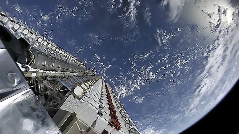 Coreea de Nord anunță că ultima lansare a unui satelit militar a eșuat