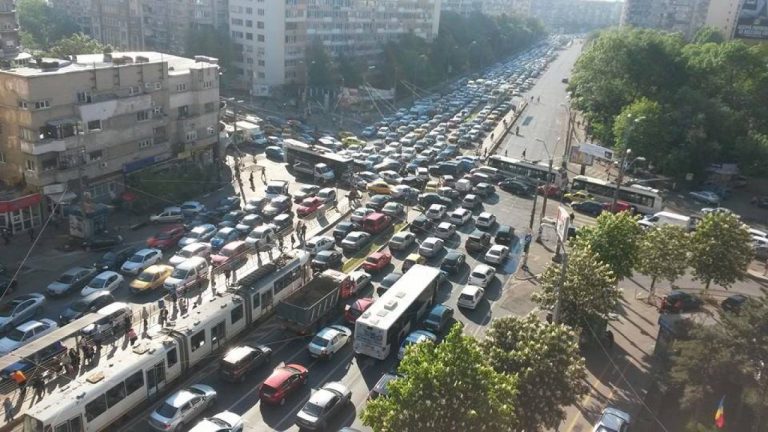 Poliția Română, mișcă-ți fundul în stradă!