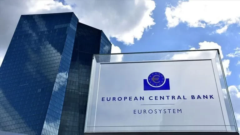 Bancherii centrali joacă din nou pe nervii împrumutaților