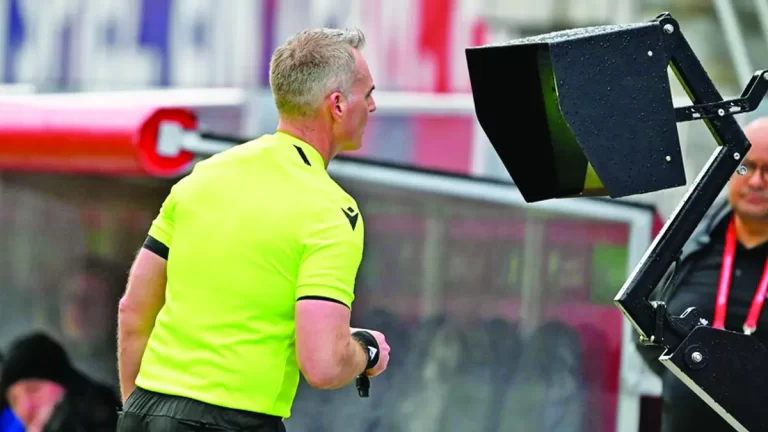 UEFA schimbă sistemul VAR la Euro
