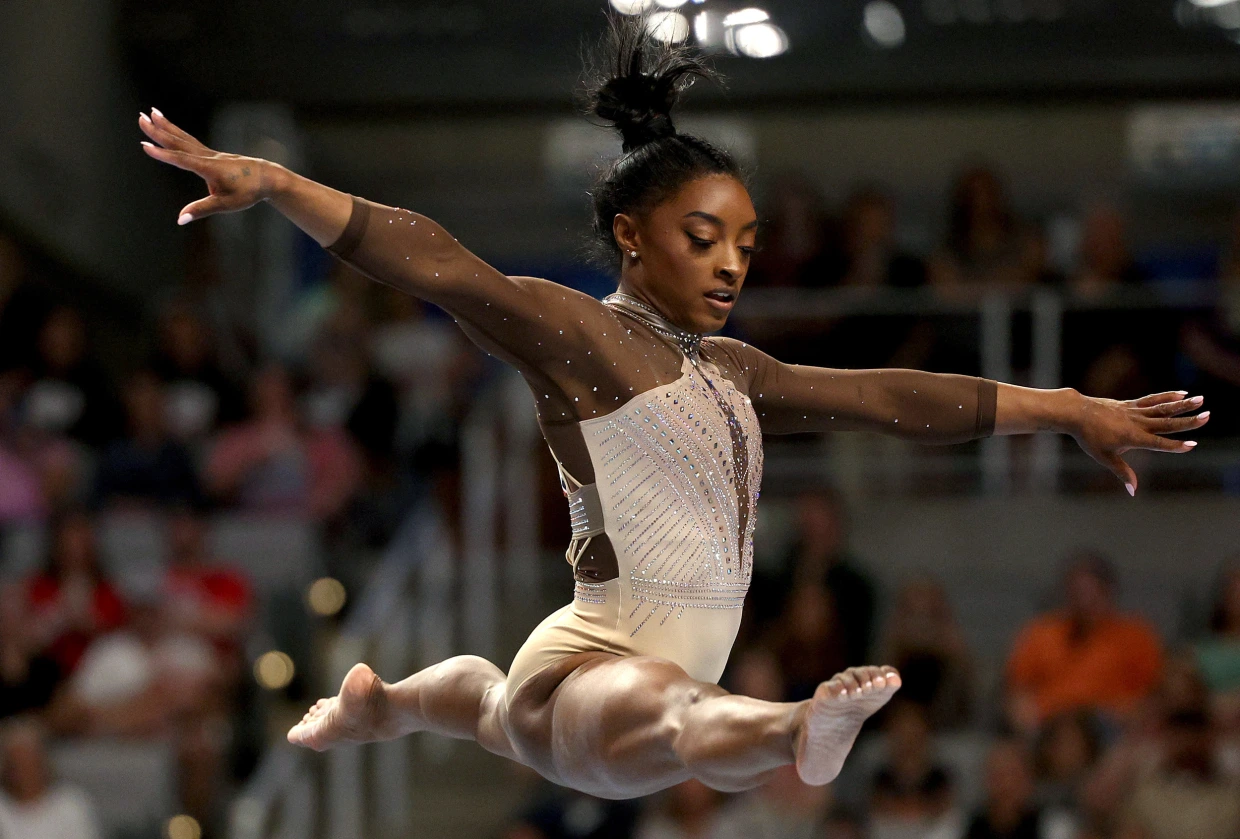 VIDEO| Exercițiul extrem de greu prin care americanca Simone Biles a devenit regina probei pe echipe la sol