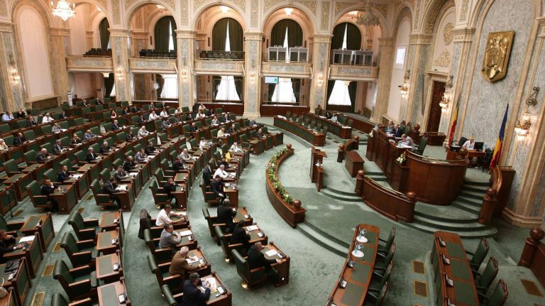 Președintele Senatului are vise erotice cu Afrodita de pe Planeta Nibiru