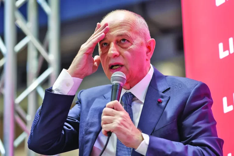 Mircea, Articolul 5 nu te apără și de huiduieli?!
