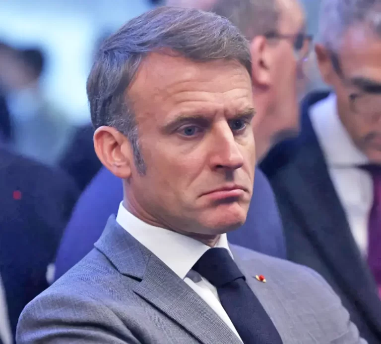 Cutremur politic în Franţa: Marine Le Pen a reuşit să demită guvernul minoritar!
