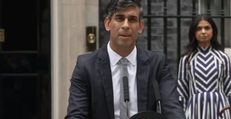 Discurs din fața Downing Street 10. Sunak demisionează de la șefia Partidului Conservator, după eșecul din alegeri. „V-am auzit furia, dezamăgirea” – VIDEO