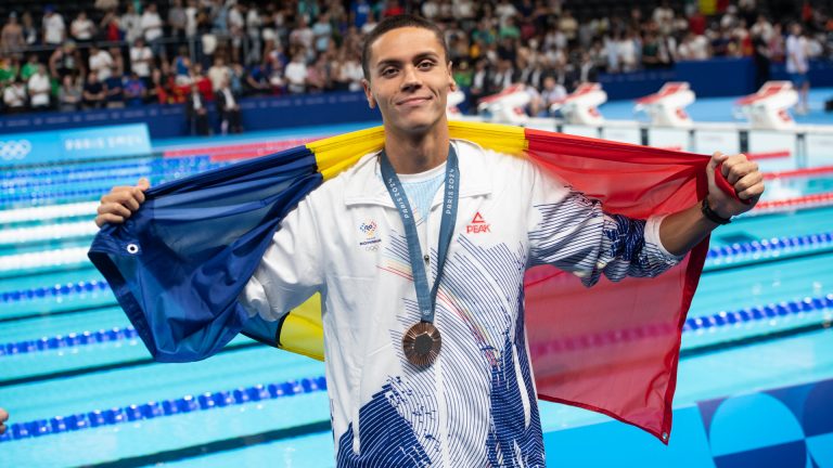 David Popovici: Ar trebui investit mai mult în sport şi investit cu cap/Mesajul tânărului campion olimpic pentru politicieni